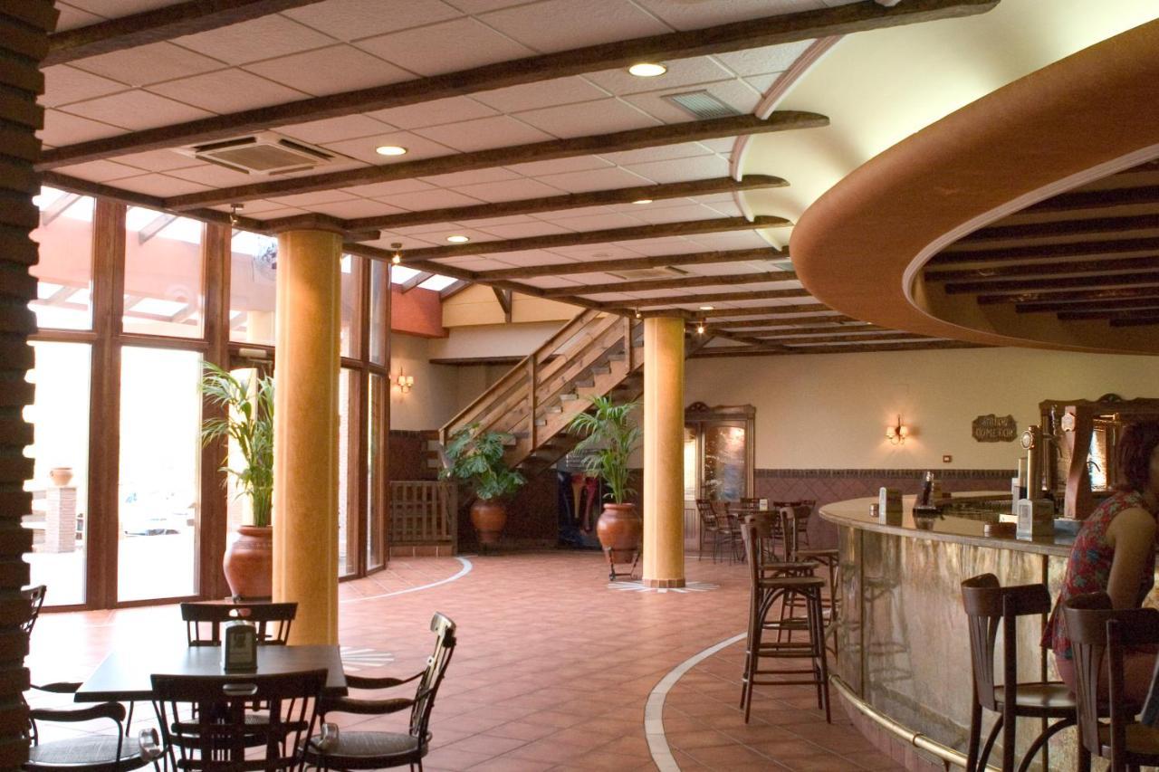 Hotel-Restaurante Cerrillo San Marcos Diezma Dış mekan fotoğraf